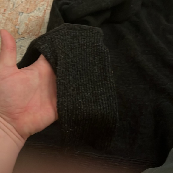 Cherish Shrug Sweater • Turtleneck • Heather Black • XL - Picture 2 of 4